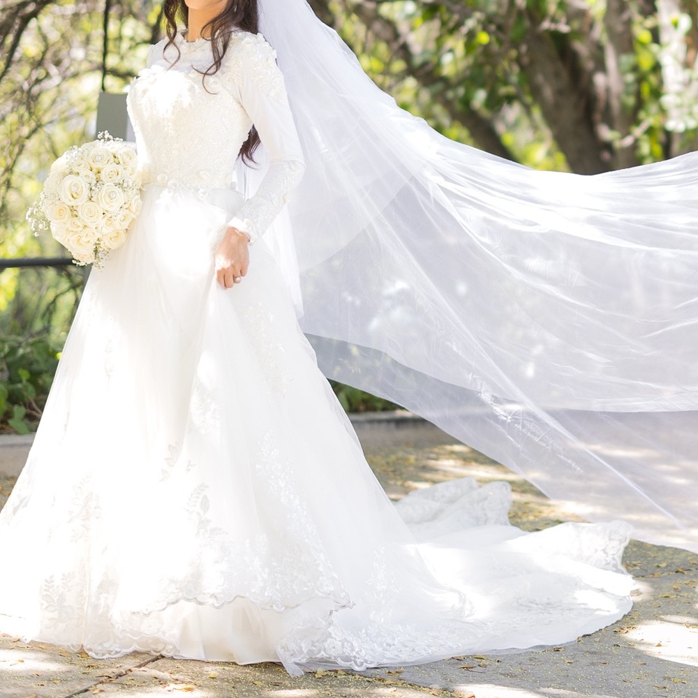 CUSTOM WEDDING DRESS - Picture 2 of 4